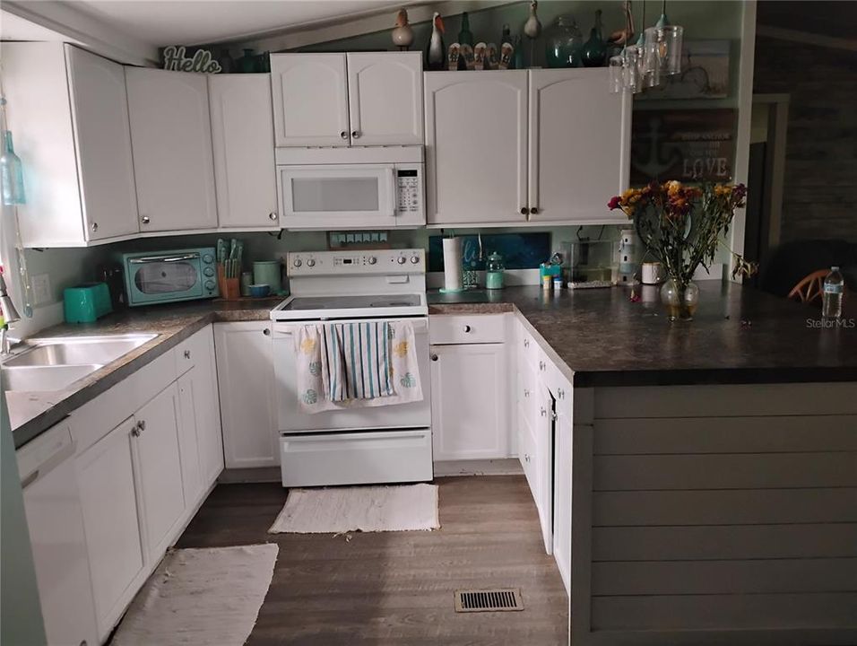 Activo con contrato: $249,900 (3 camas, 2 baños, 1216 Pies cuadrados)