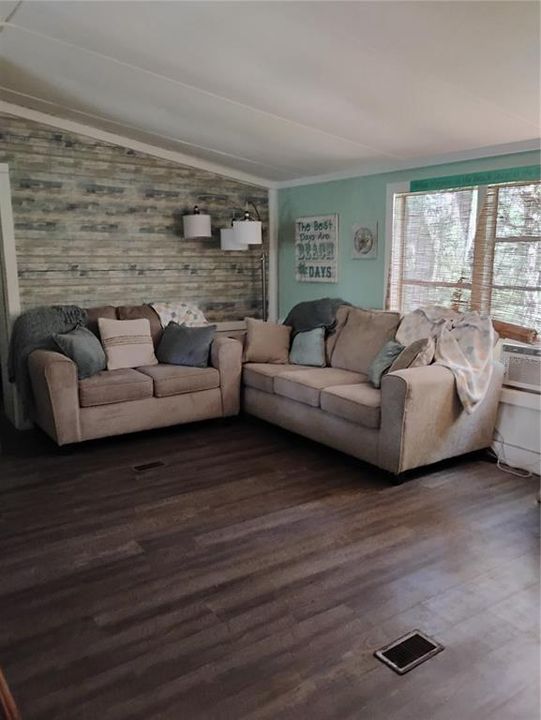 Activo con contrato: $249,900 (3 camas, 2 baños, 1216 Pies cuadrados)