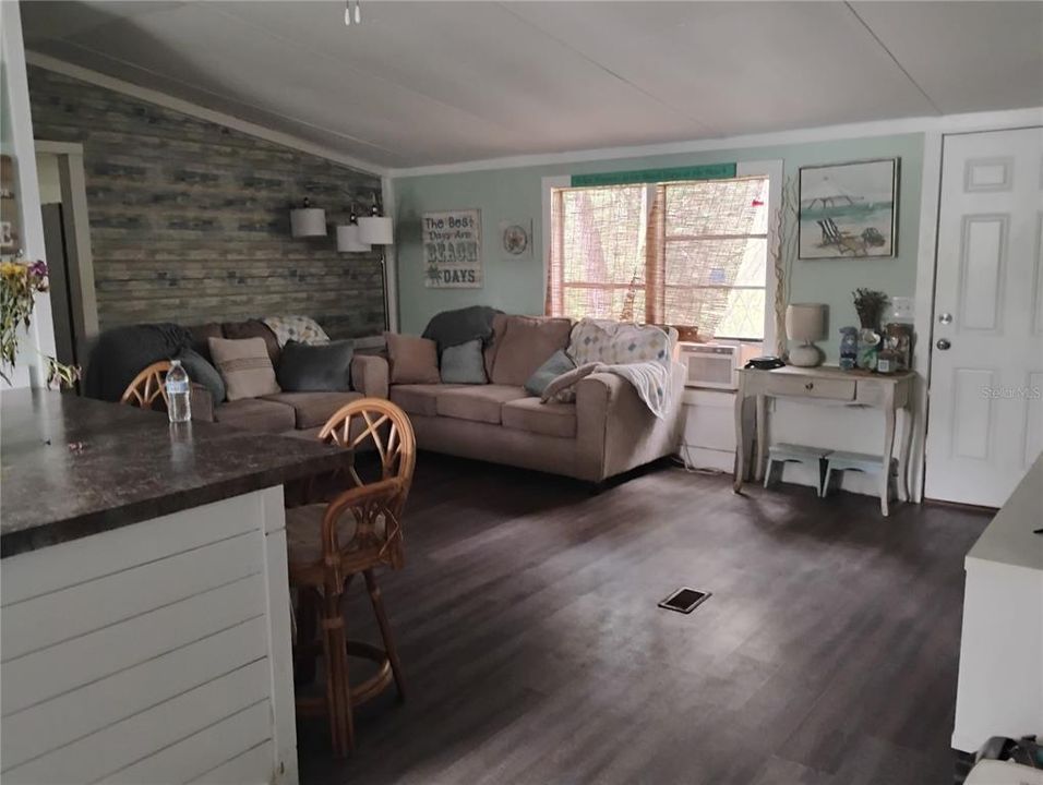 Activo con contrato: $249,900 (3 camas, 2 baños, 1216 Pies cuadrados)