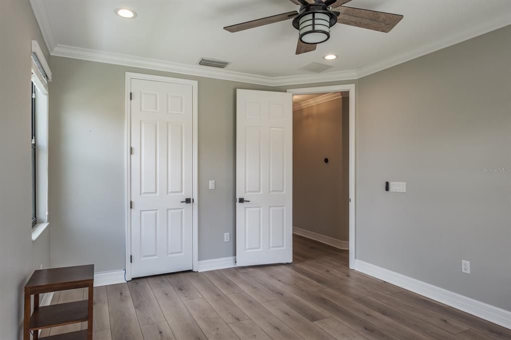 На продажу: $849,000 (5 спален, 3 ванн, 3915 Квадратных фут)