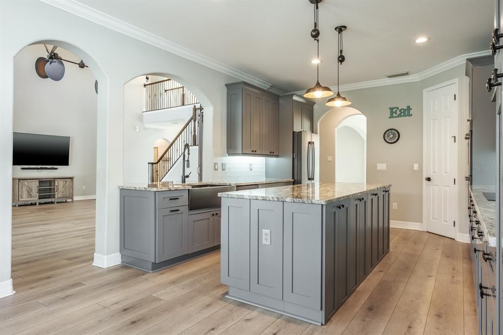 На продажу: $849,000 (5 спален, 3 ванн, 3915 Квадратных фут)