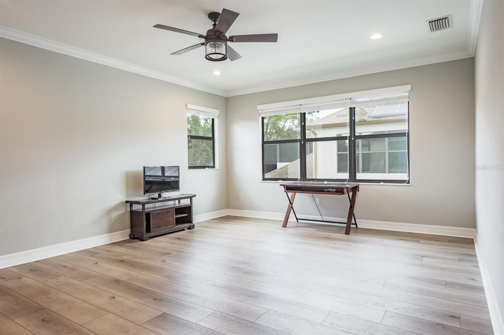 На продажу: $849,000 (5 спален, 3 ванн, 3915 Квадратных фут)