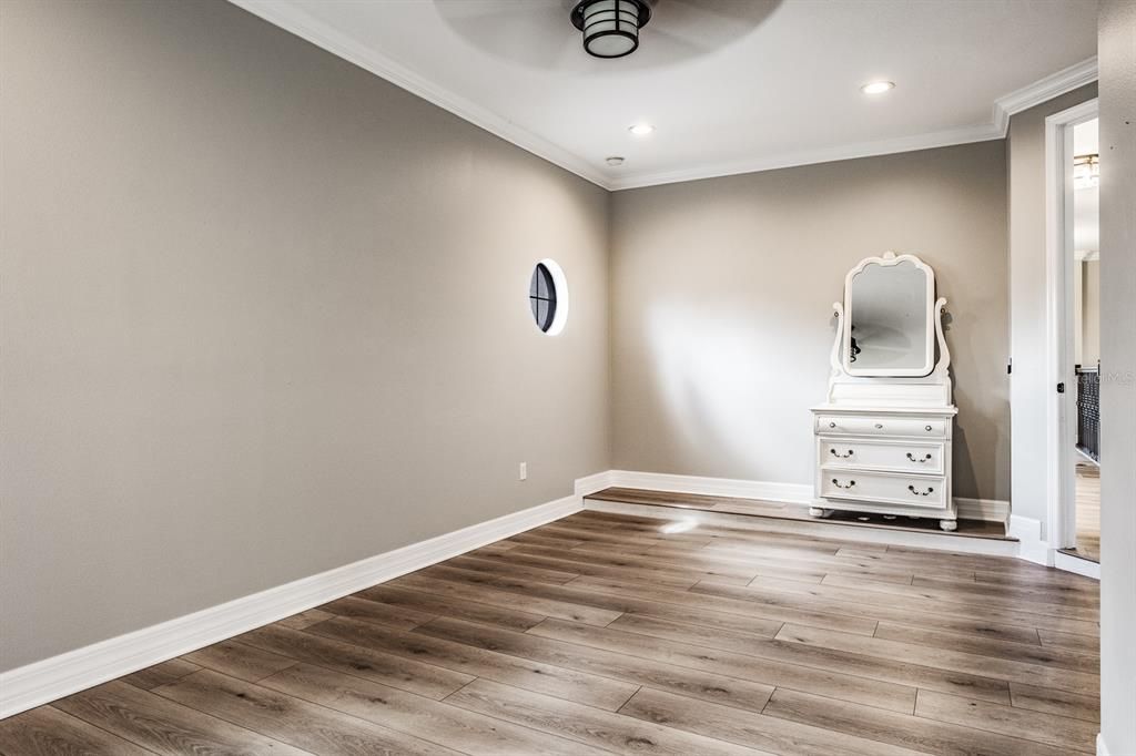 На продажу: $849,000 (5 спален, 3 ванн, 3915 Квадратных фут)