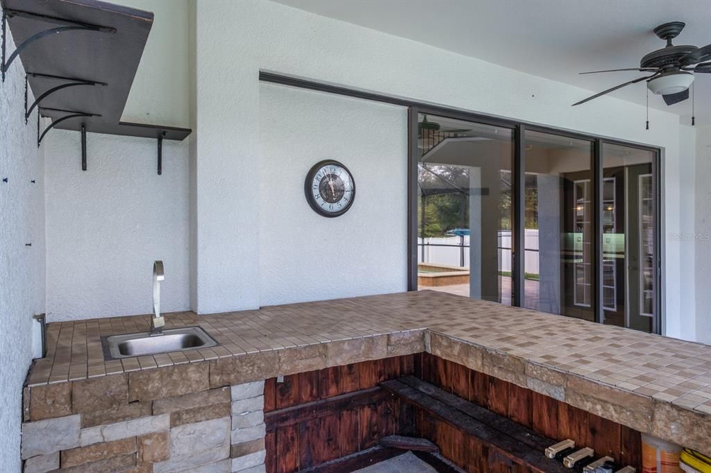 На продажу: $849,000 (5 спален, 3 ванн, 3915 Квадратных фут)