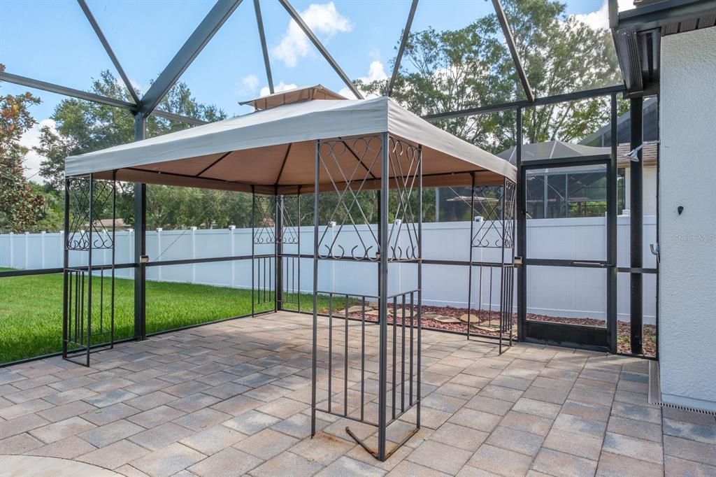 На продажу: $849,000 (5 спален, 3 ванн, 3915 Квадратных фут)