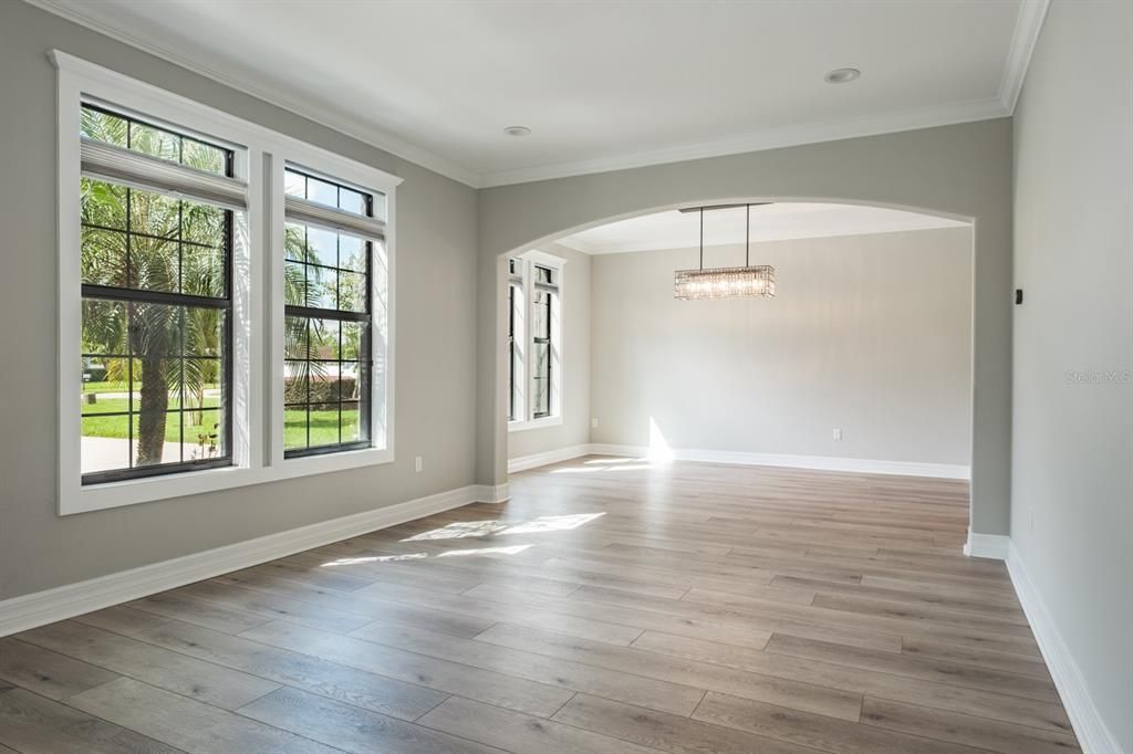 На продажу: $849,000 (5 спален, 3 ванн, 3915 Квадратных фут)