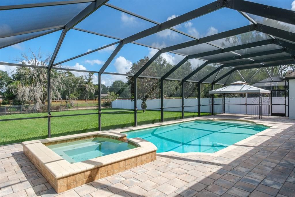 На продажу: $849,000 (5 спален, 3 ванн, 3915 Квадратных фут)