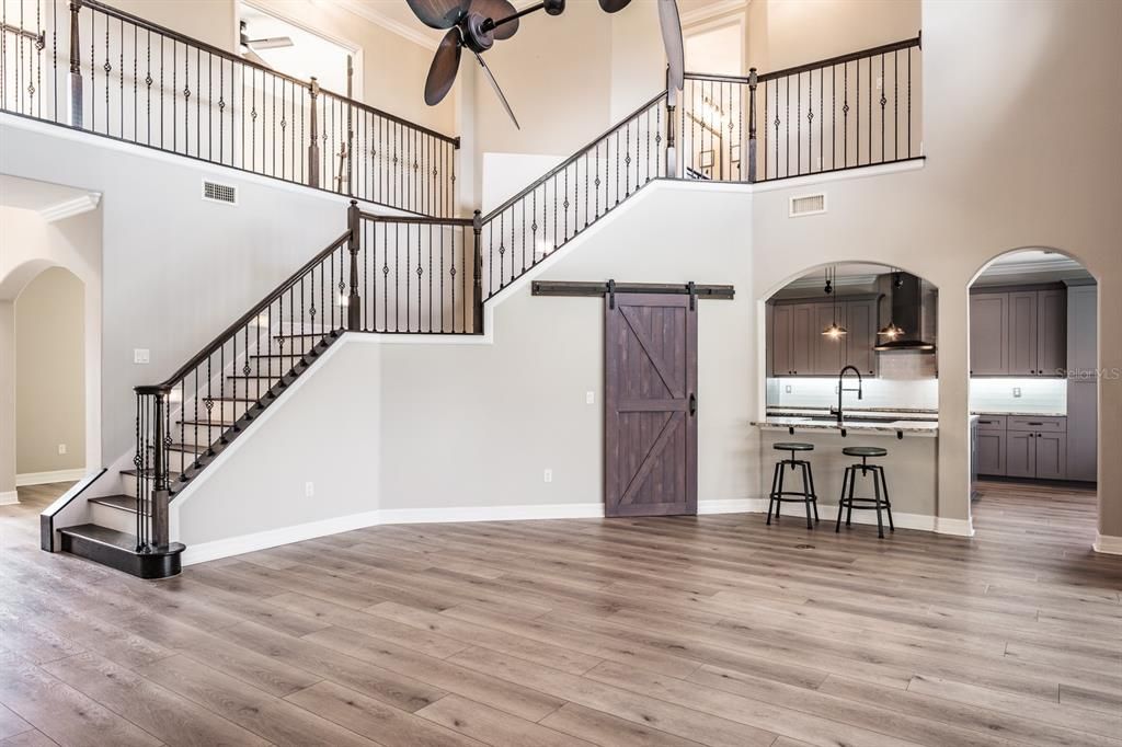 На продажу: $849,000 (5 спален, 3 ванн, 3915 Квадратных фут)