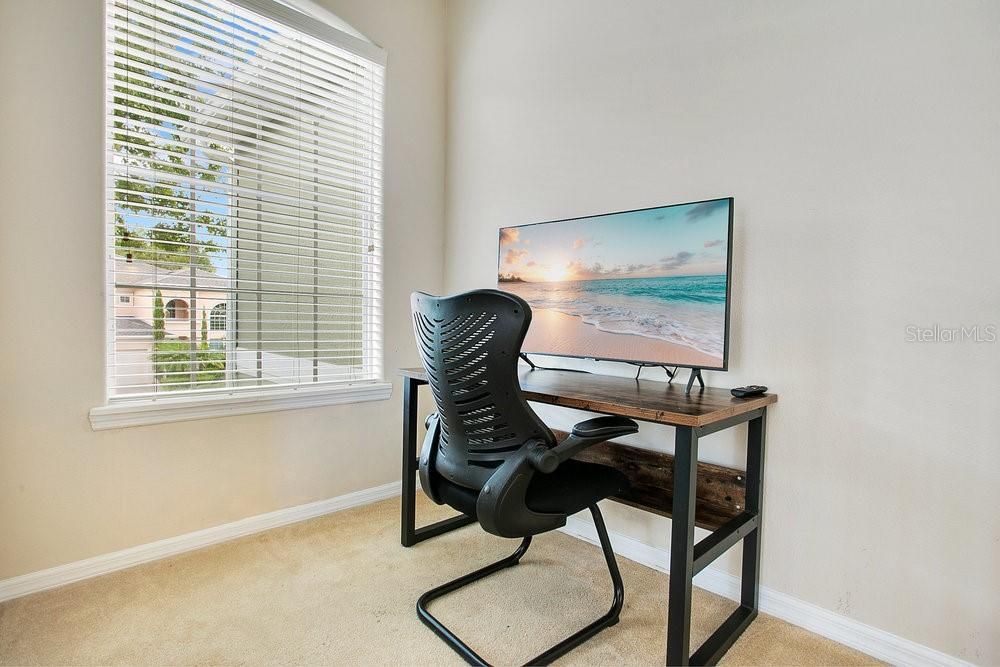 En Venta: $615,000 (4 camas, 2 baños, 2945 Pies cuadrados)