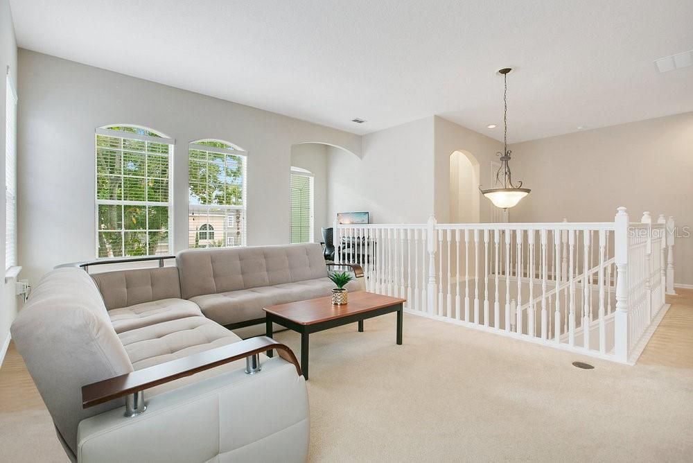 En Venta: $615,000 (4 camas, 2 baños, 2945 Pies cuadrados)