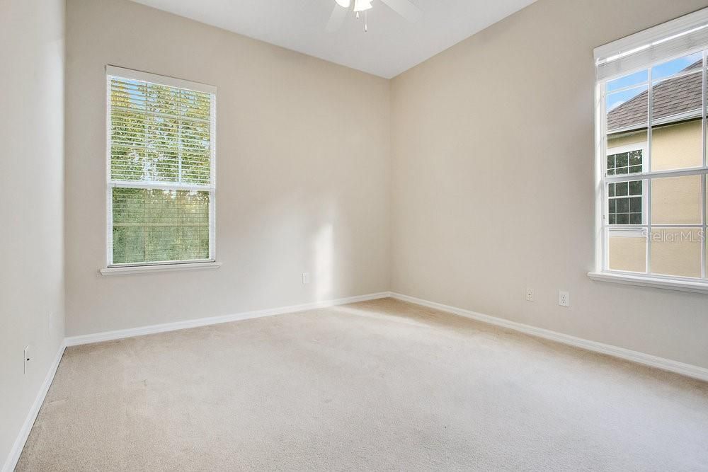 En Venta: $615,000 (4 camas, 2 baños, 2945 Pies cuadrados)