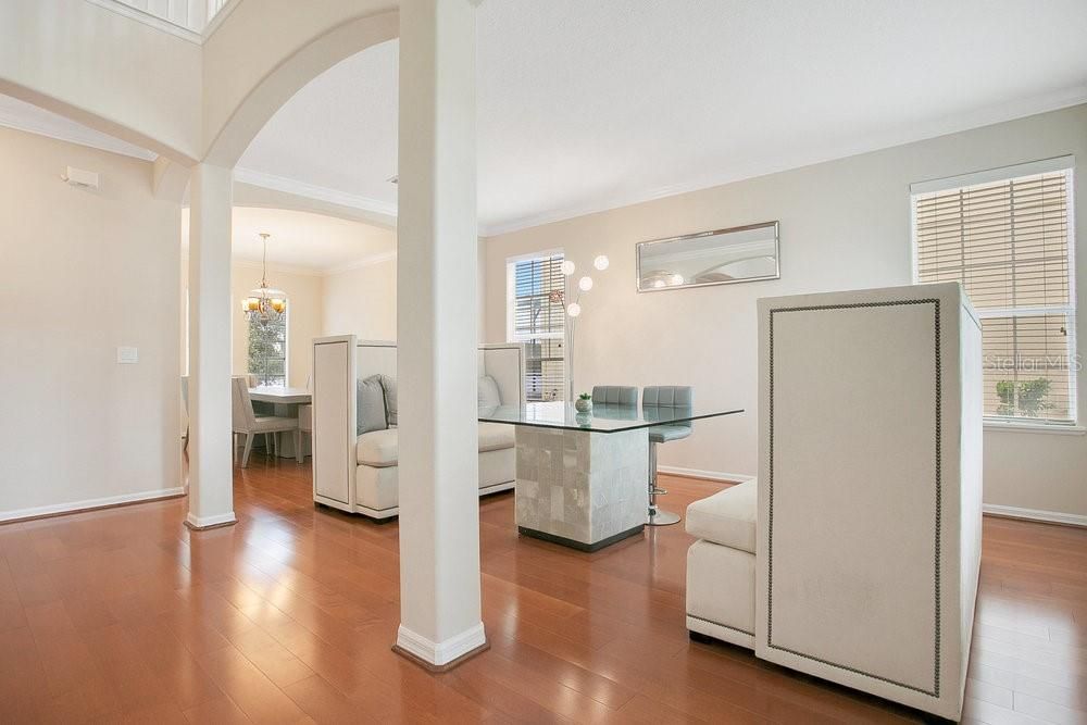 En Venta: $615,000 (4 camas, 2 baños, 2945 Pies cuadrados)