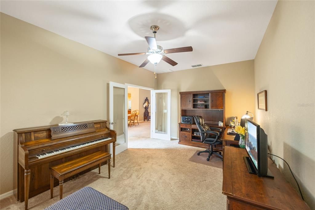 For Sale: $625,000 (4 beds, 3 baths, 2799 Square Feet)