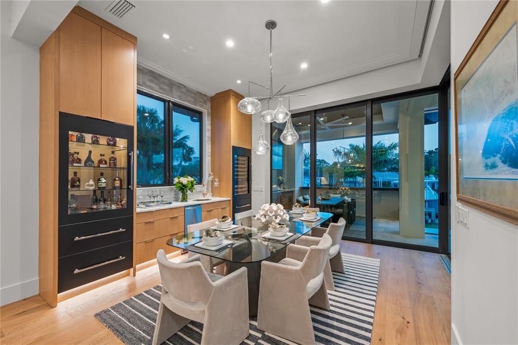 待售: $5,649,000 (3 贝兹, 3 浴室, 4294 平方英尺)