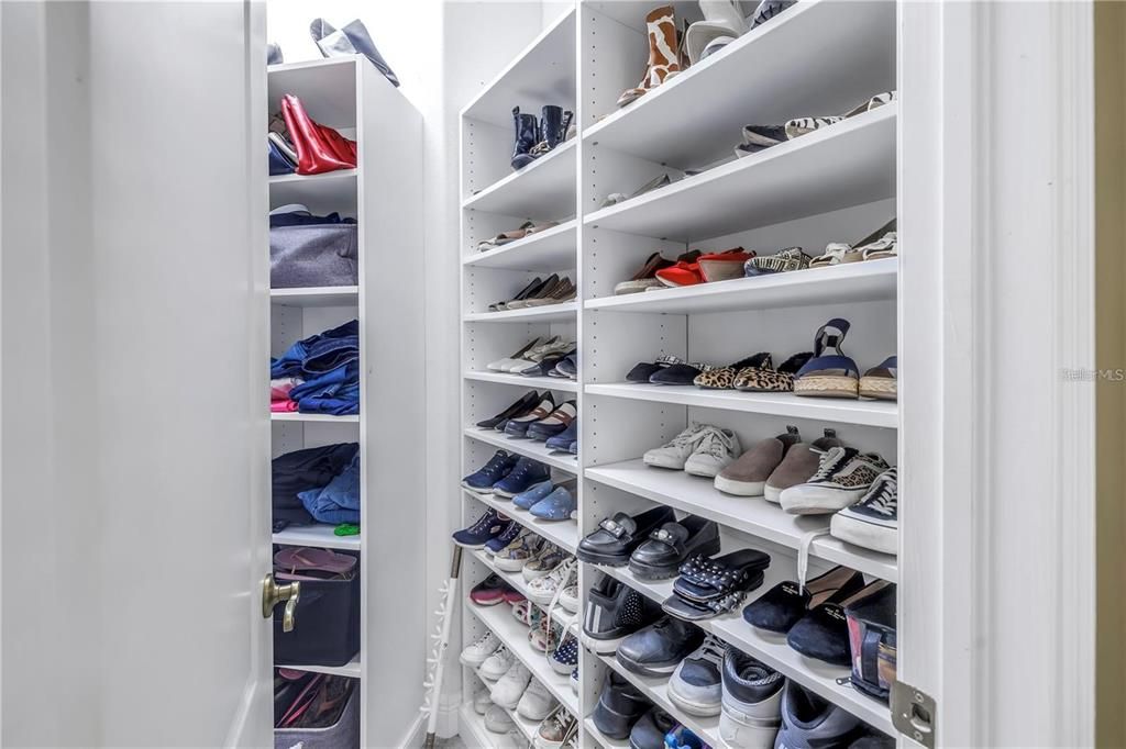 For Sale: $1,299,000 (4 beds, 4 baths, 3588 Square Feet)