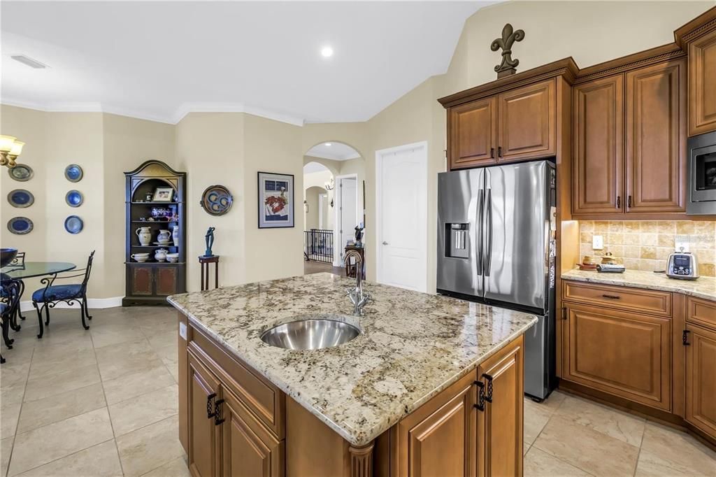 For Sale: $1,299,000 (4 beds, 4 baths, 3588 Square Feet)