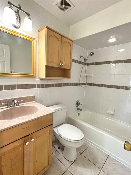 Active With Contract: $295,000 (3 beds, 2 baths, 1465 Square Feet)