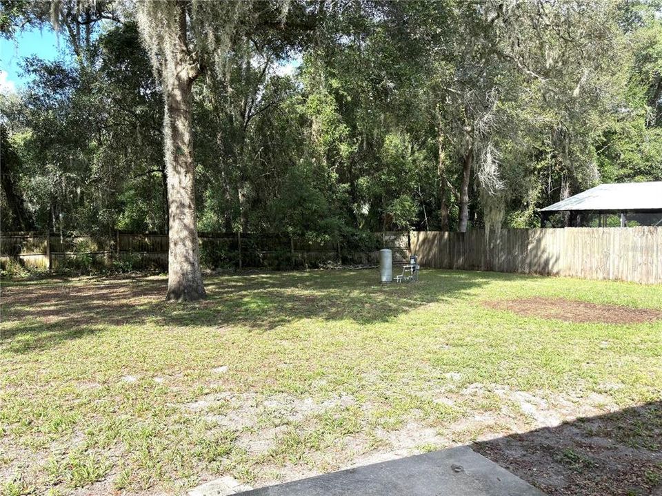 Active With Contract: $295,000 (3 beds, 2 baths, 1465 Square Feet)