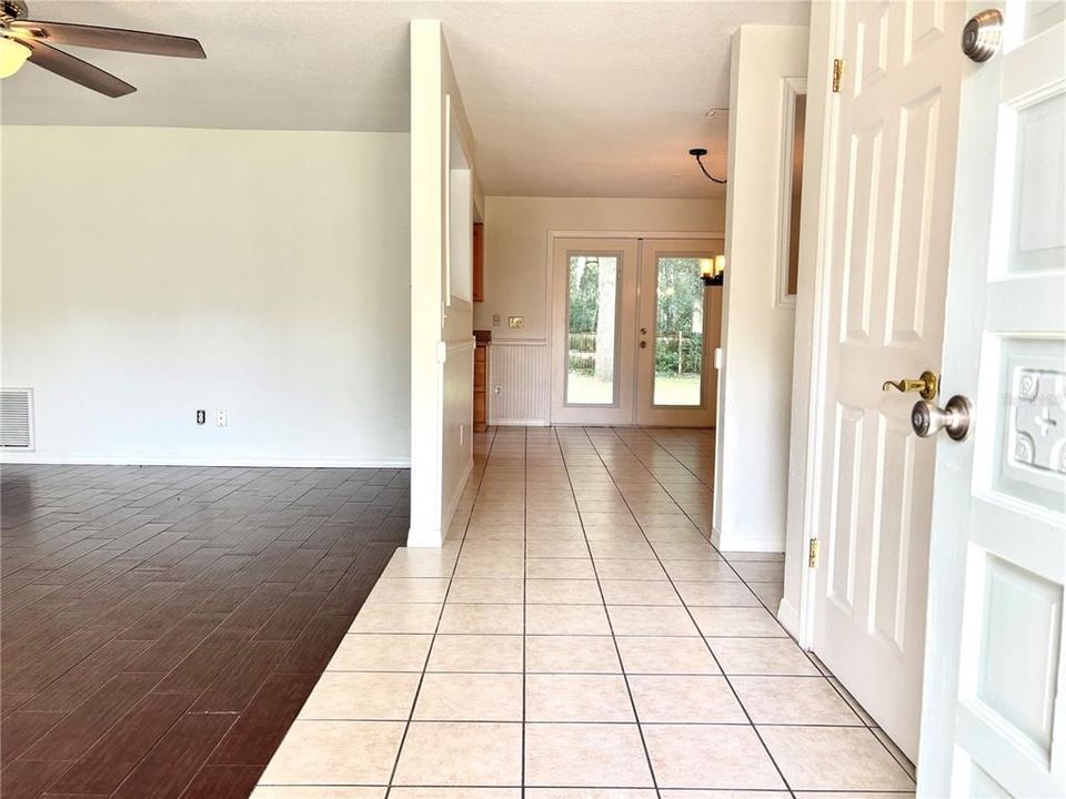 Active With Contract: $295,000 (3 beds, 2 baths, 1465 Square Feet)