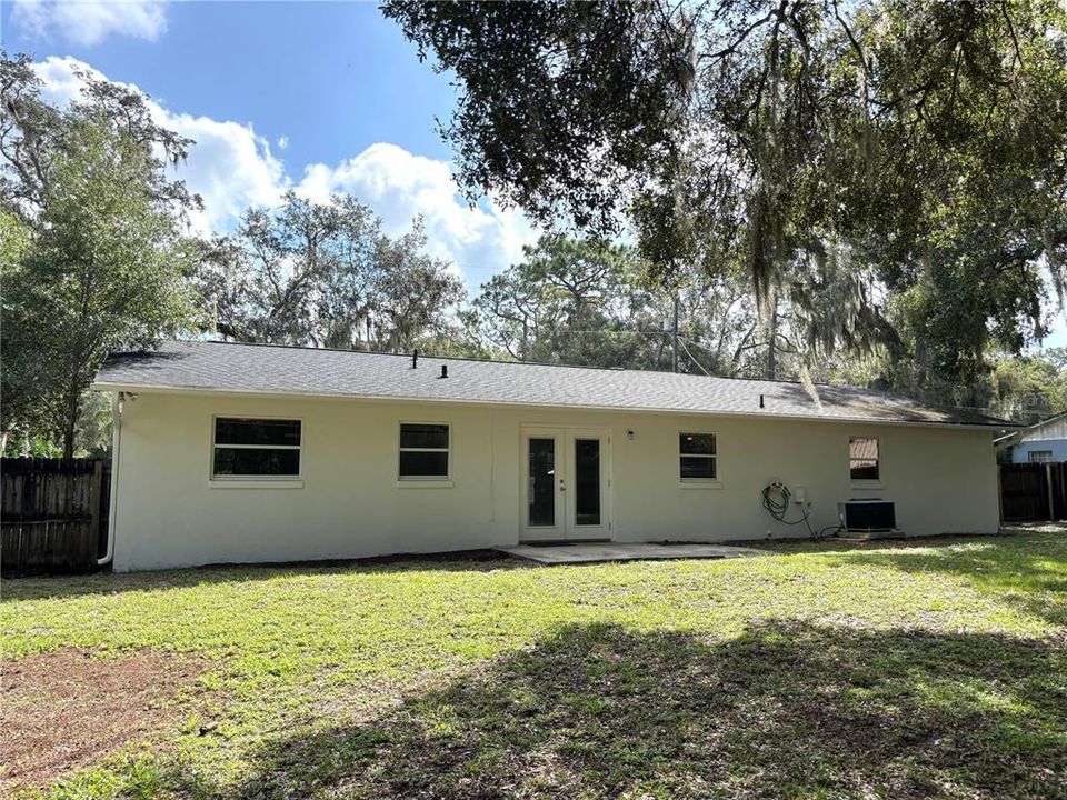 Active With Contract: $295,000 (3 beds, 2 baths, 1465 Square Feet)