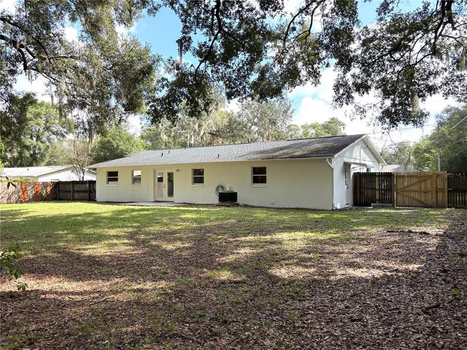 Active With Contract: $295,000 (3 beds, 2 baths, 1465 Square Feet)
