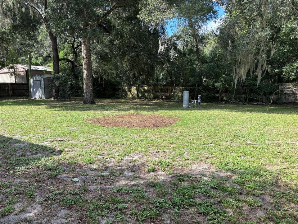 Active With Contract: $295,000 (3 beds, 2 baths, 1465 Square Feet)