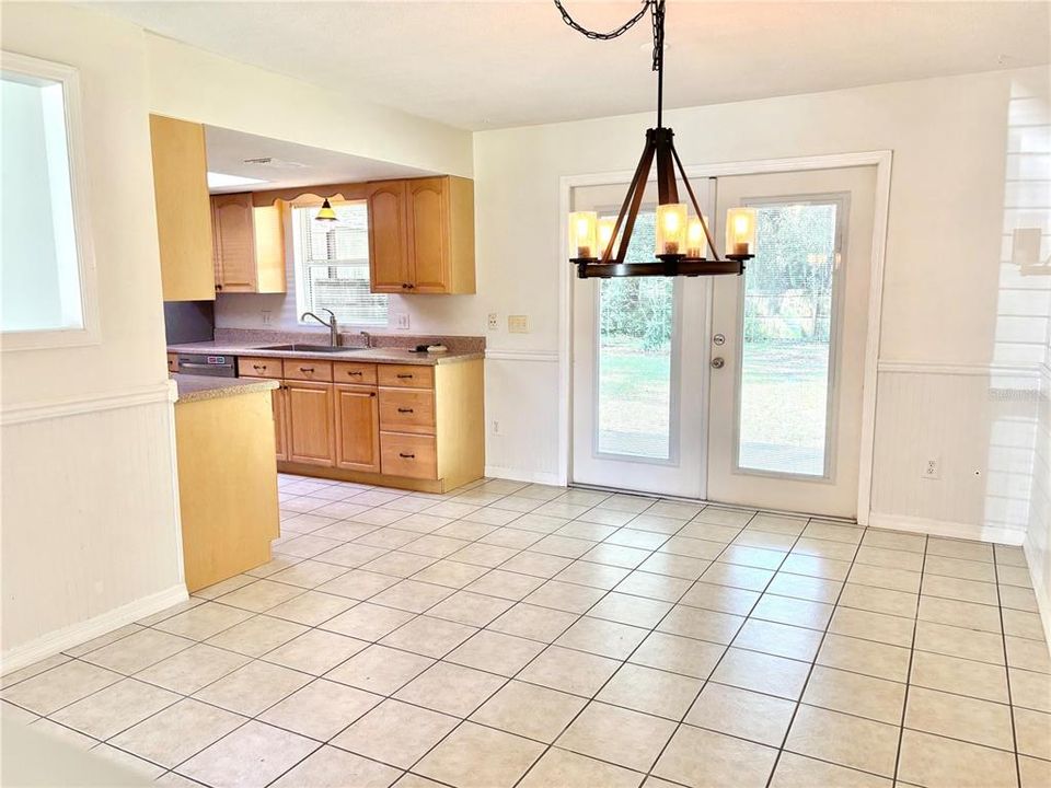 Active With Contract: $295,000 (3 beds, 2 baths, 1465 Square Feet)