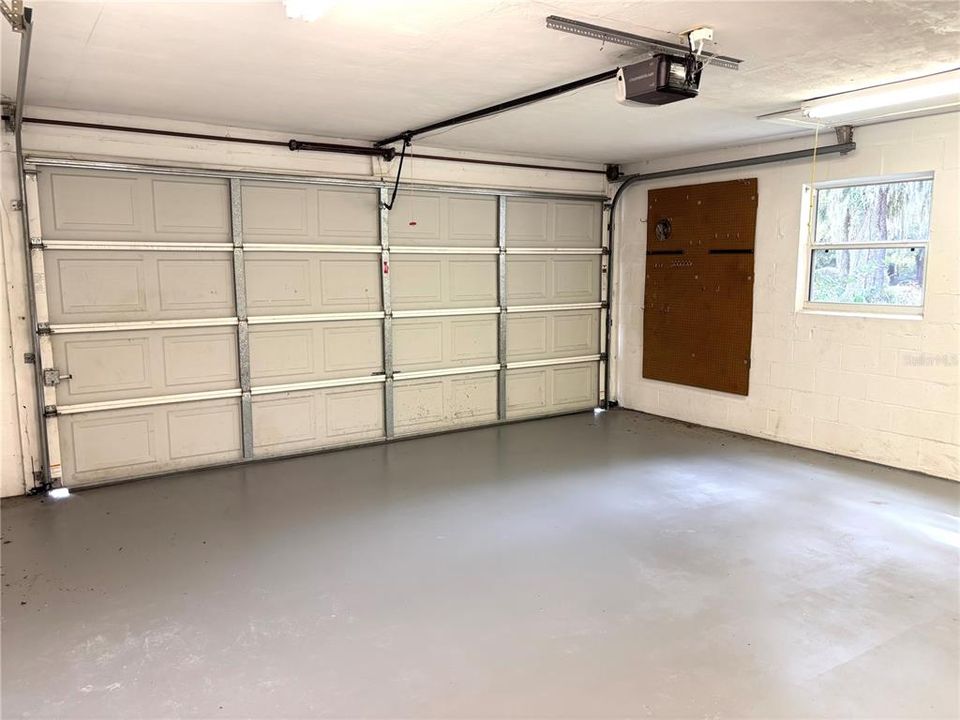 Active With Contract: $295,000 (3 beds, 2 baths, 1465 Square Feet)