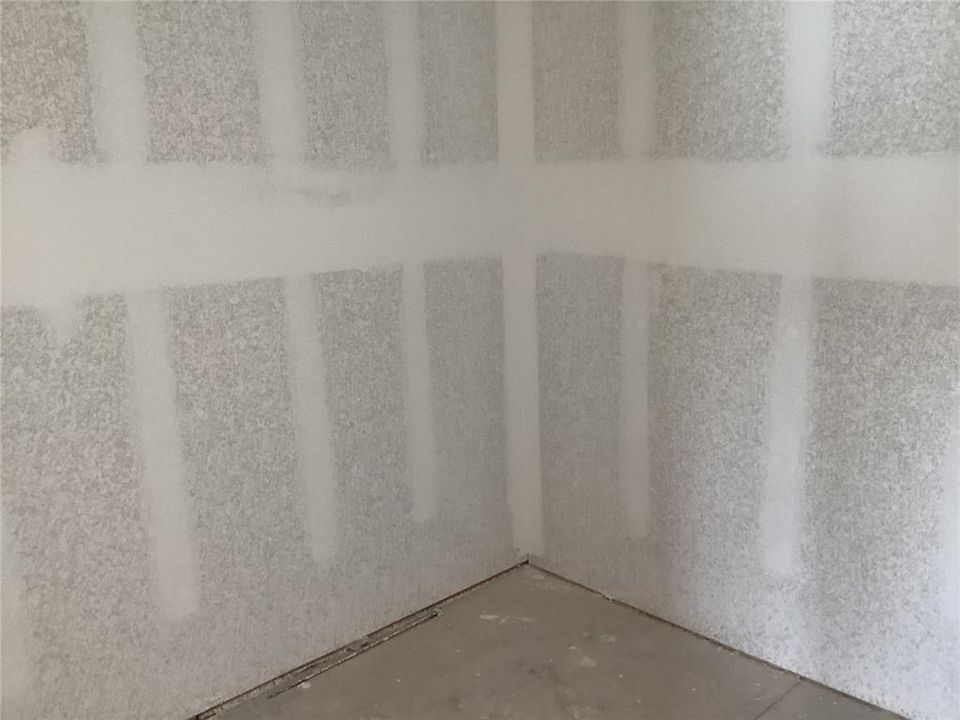 Activo con contrato: $399,990 (3 camas, 2 baños, 1654 Pies cuadrados)