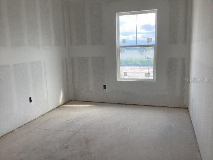 Activo con contrato: $399,990 (3 camas, 2 baños, 1654 Pies cuadrados)