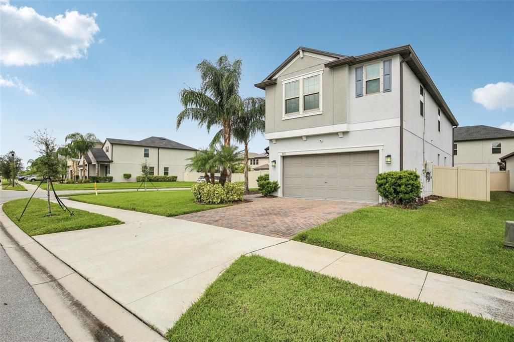 Active With Contract: $550,000 (4 beds, 2 baths, 2775 Square Feet)