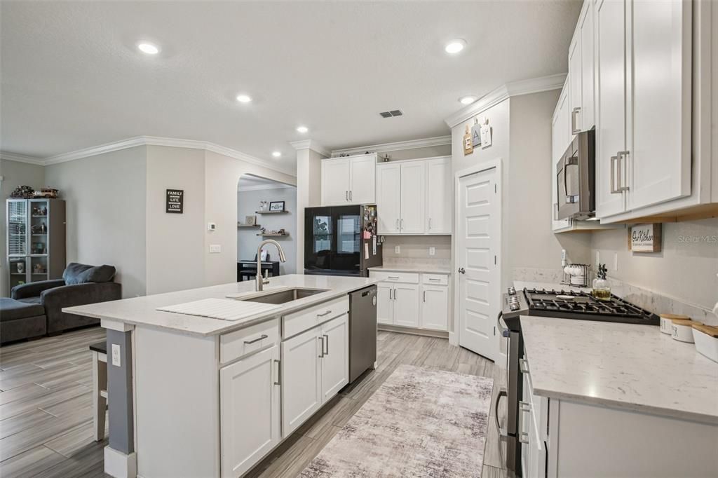 Active With Contract: $550,000 (4 beds, 2 baths, 2775 Square Feet)