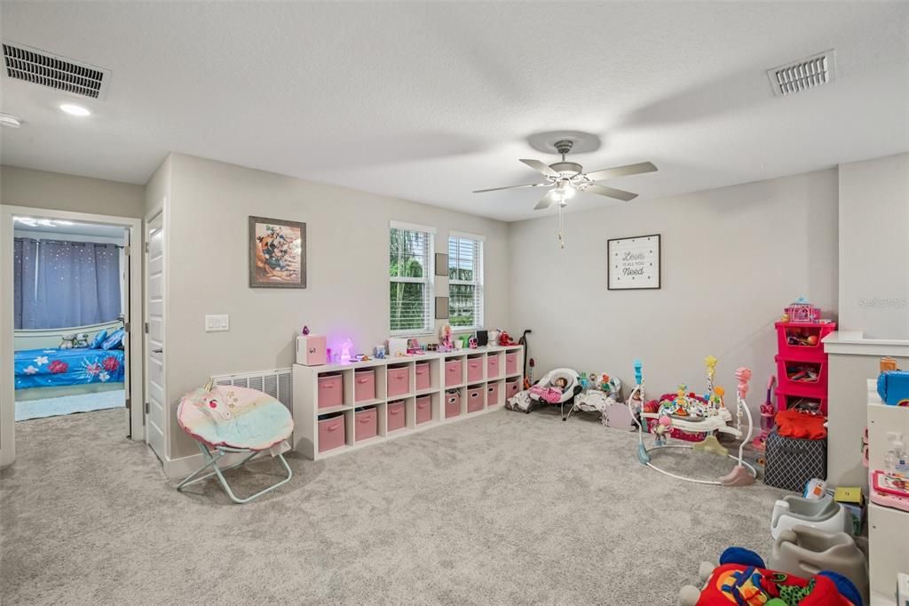 Active With Contract: $550,000 (4 beds, 2 baths, 2775 Square Feet)