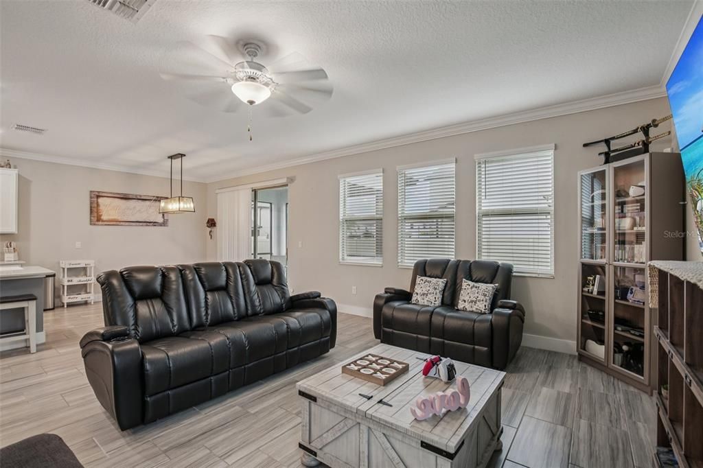 Active With Contract: $550,000 (4 beds, 2 baths, 2775 Square Feet)