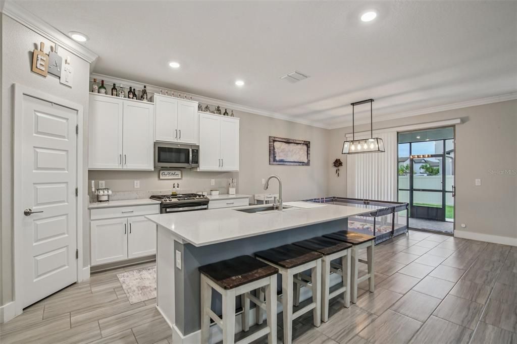 Active With Contract: $550,000 (4 beds, 2 baths, 2775 Square Feet)