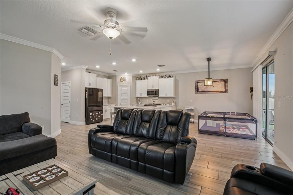 Active With Contract: $550,000 (4 beds, 2 baths, 2775 Square Feet)