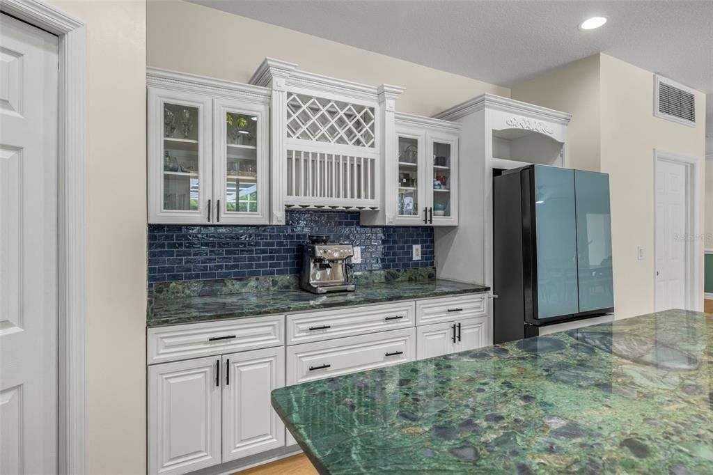 En Venta: $950,000 (4 camas, 3 baños, 3792 Pies cuadrados)