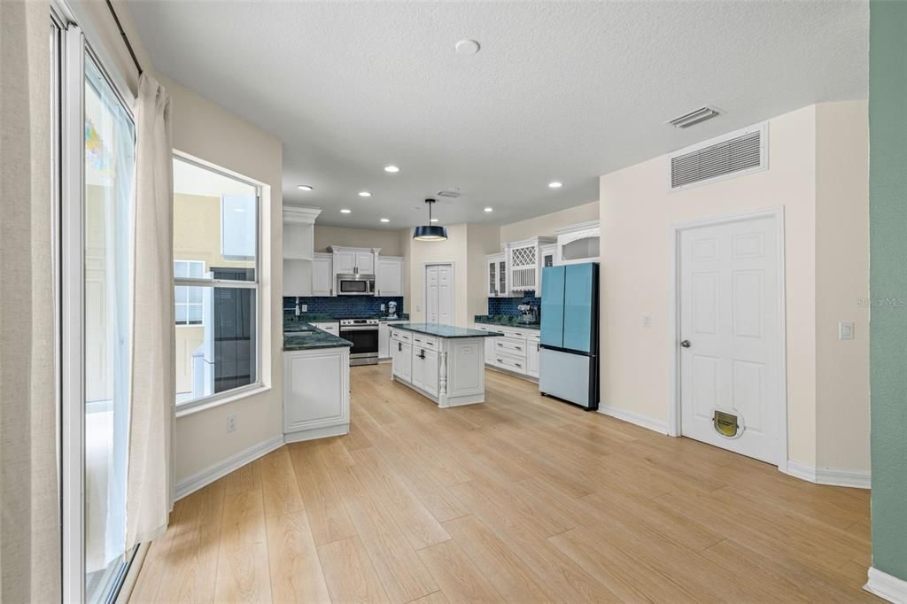 En Venta: $950,000 (4 camas, 3 baños, 3792 Pies cuadrados)