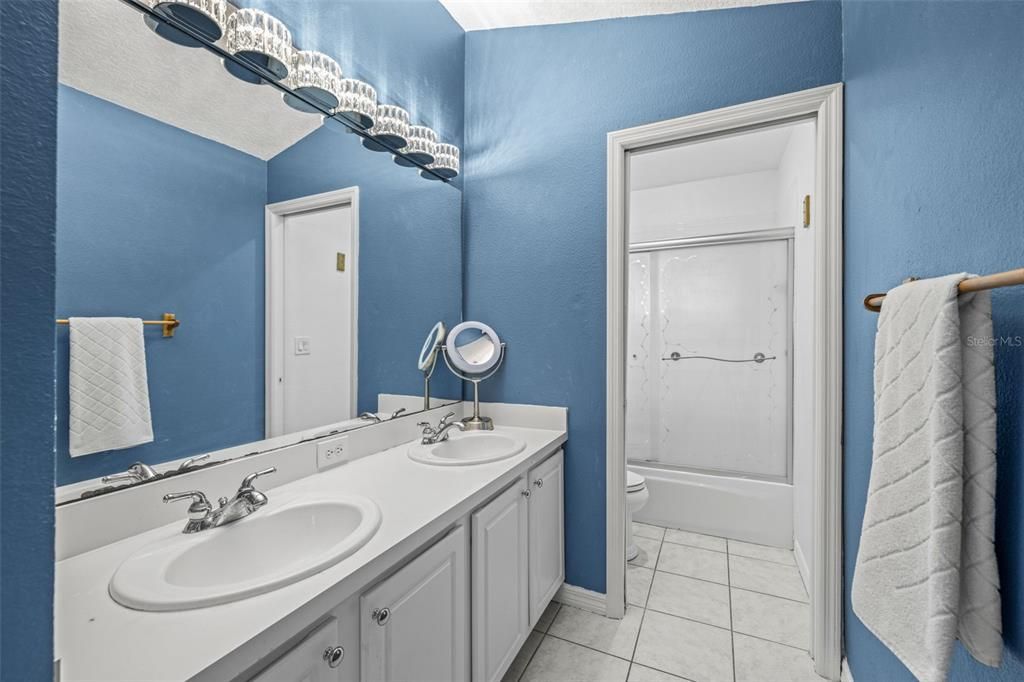 En Venta: $950,000 (4 camas, 3 baños, 3792 Pies cuadrados)