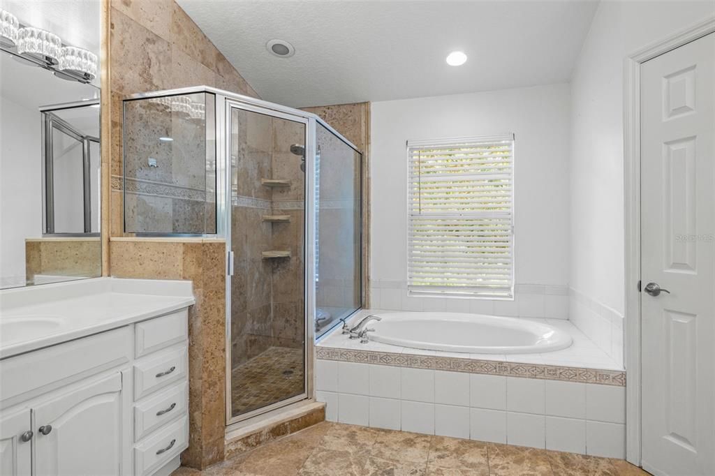 En Venta: $950,000 (4 camas, 3 baños, 3792 Pies cuadrados)