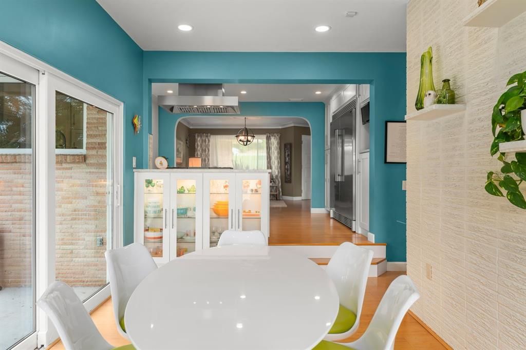 待售: $1,050,000 (4 贝兹, 3 浴室, 4019 平方英尺)