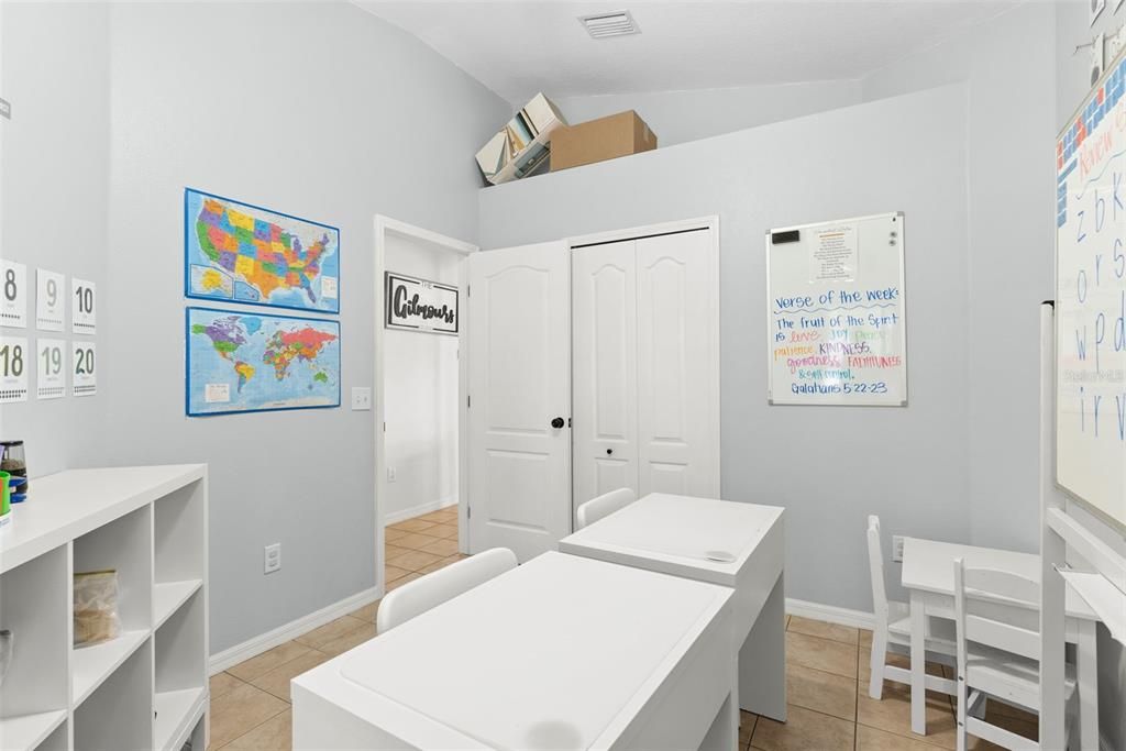 For Sale: $435,000 (4 beds, 2 baths, 1502 Square Feet)