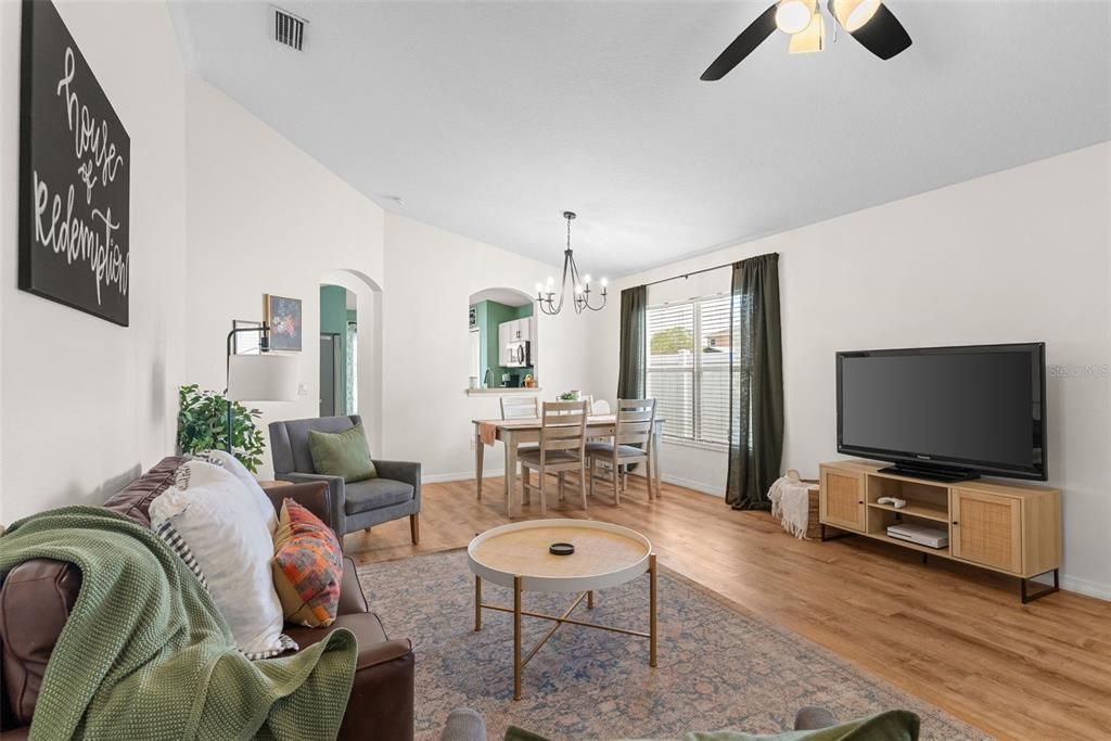 For Sale: $435,000 (4 beds, 2 baths, 1502 Square Feet)