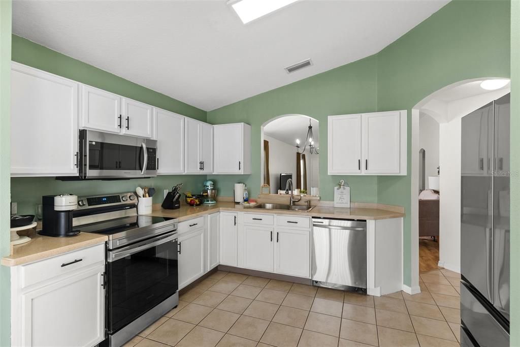 For Sale: $435,000 (4 beds, 2 baths, 1502 Square Feet)