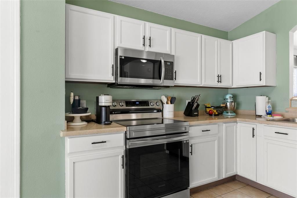 For Sale: $435,000 (4 beds, 2 baths, 1502 Square Feet)