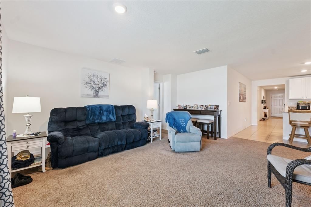 For Sale: $329,900 (4 beds, 2 baths, 1812 Square Feet)