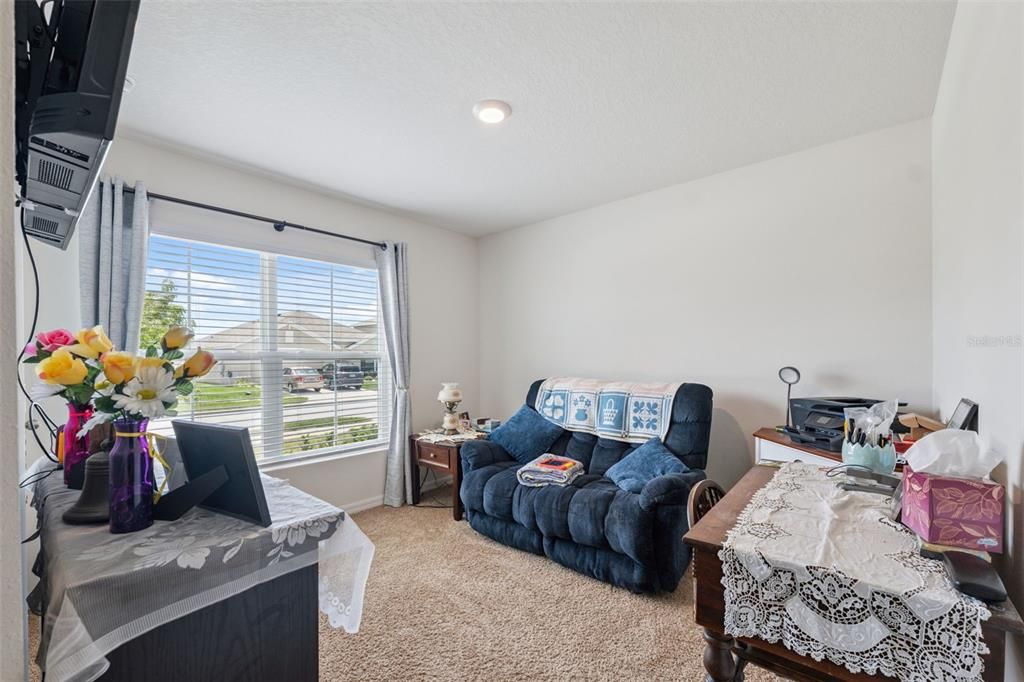 For Sale: $329,900 (4 beds, 2 baths, 1812 Square Feet)