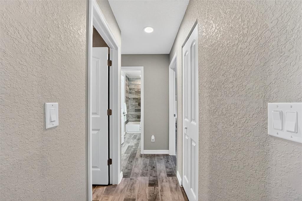 合同活跃: $320,000 (3 贝兹, 2 浴室, 1640 平方英尺)