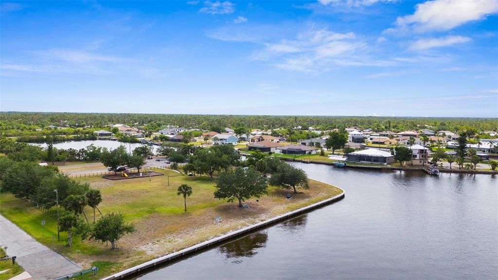 合同活跃: $320,000 (3 贝兹, 2 浴室, 1640 平方英尺)