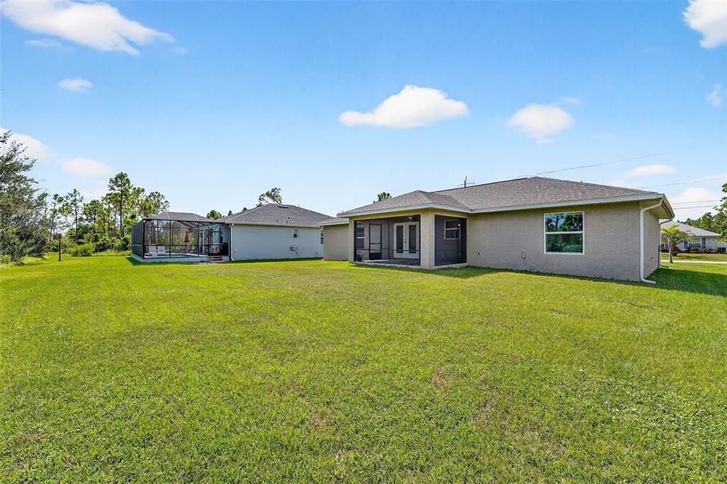 合同活跃: $320,000 (3 贝兹, 2 浴室, 1640 平方英尺)